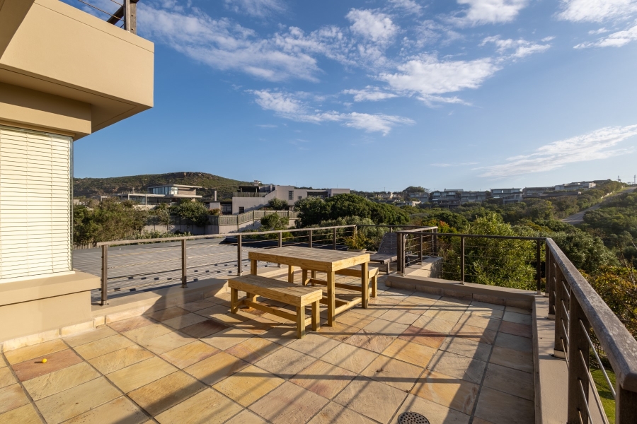 4 Bedroom Property for Sale in Whale Rock Beach Western Cape